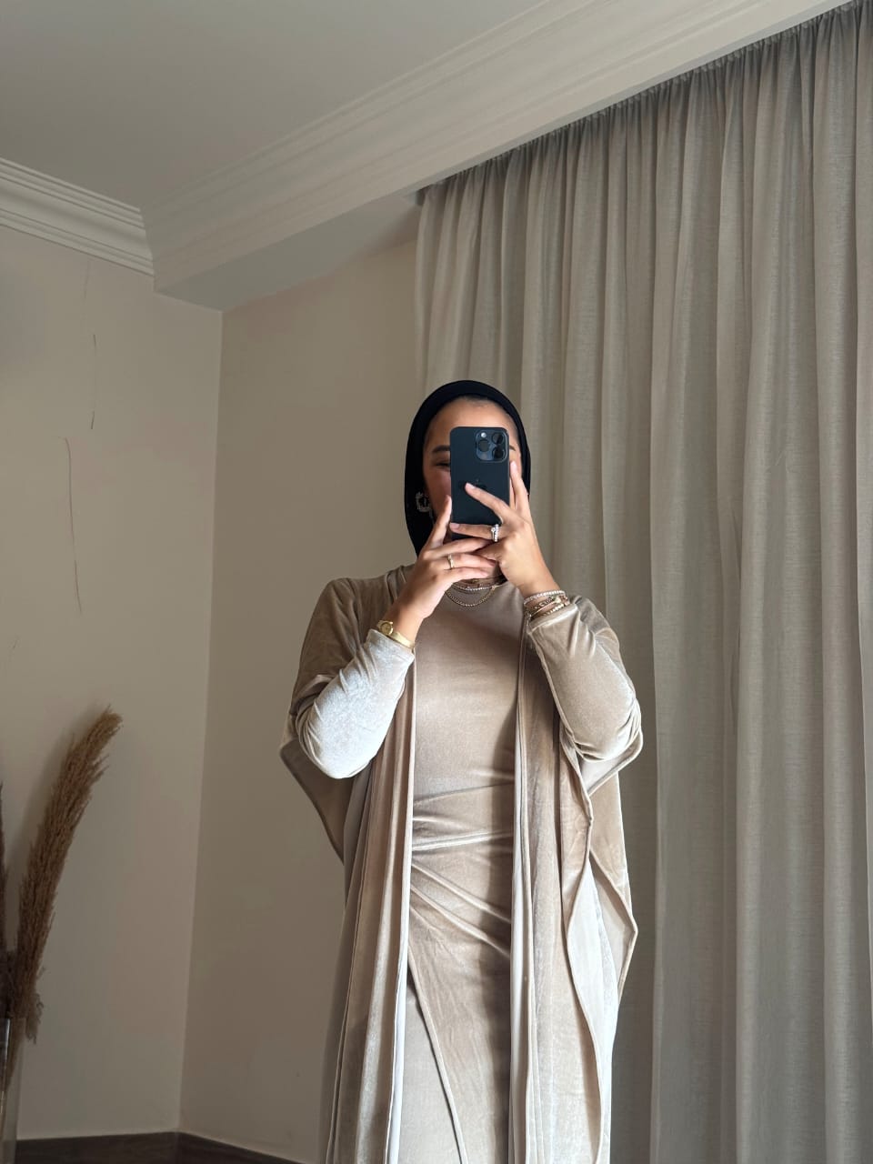 🤍 Aurora – Caftan  Beige Velvet Elegance