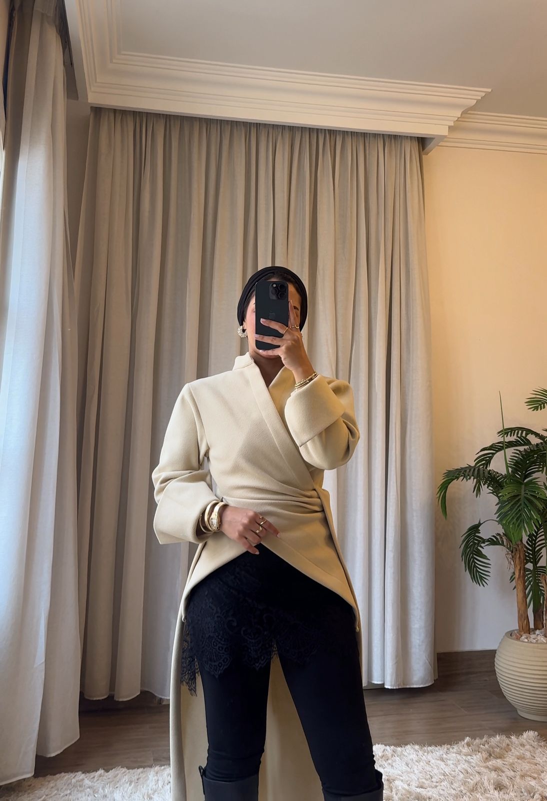 Beige wool shadow Blous