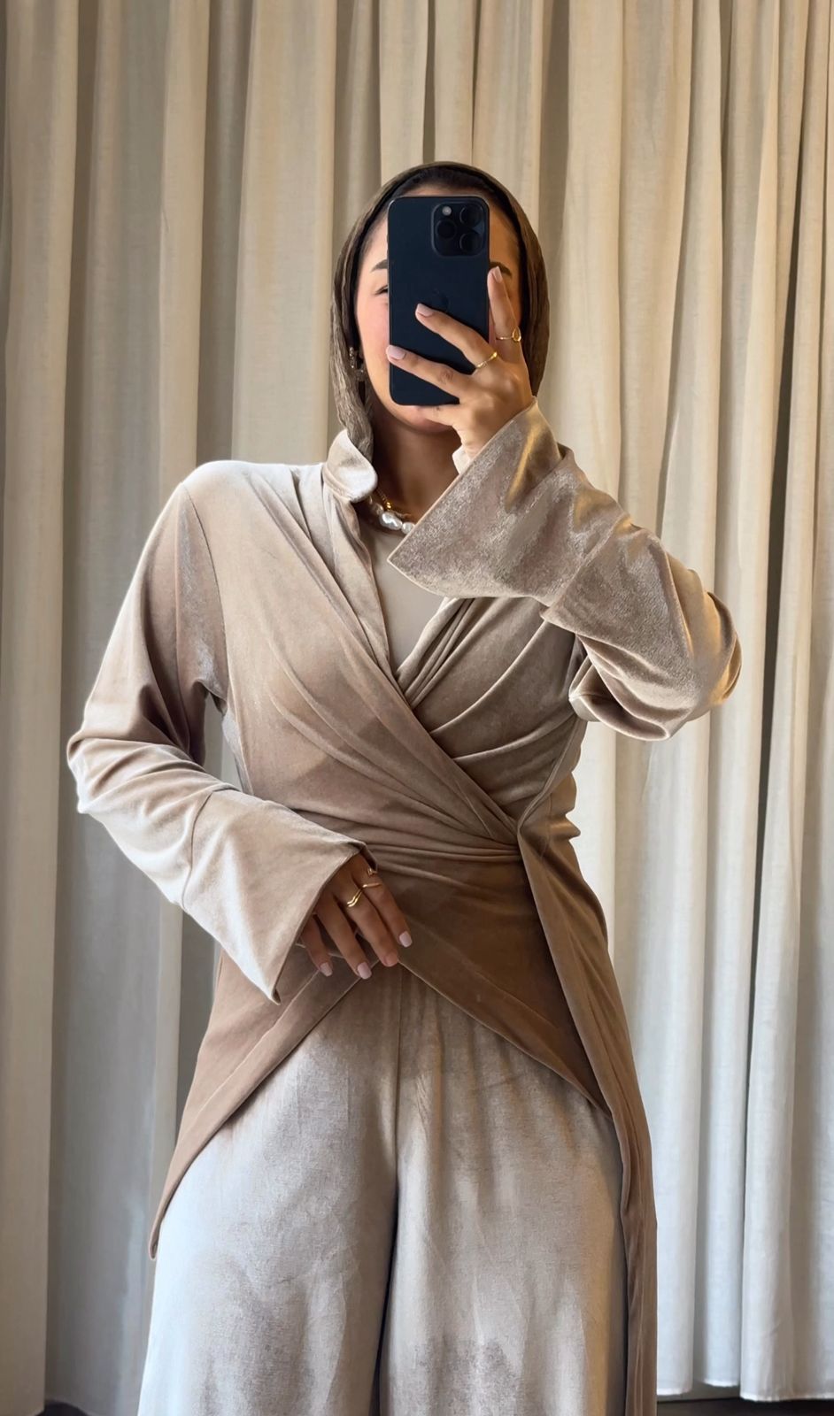 Beige velvet shadow Blouses