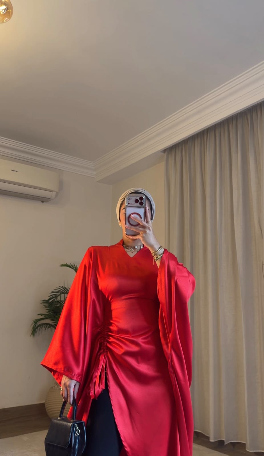 Ivory – Red top🔴